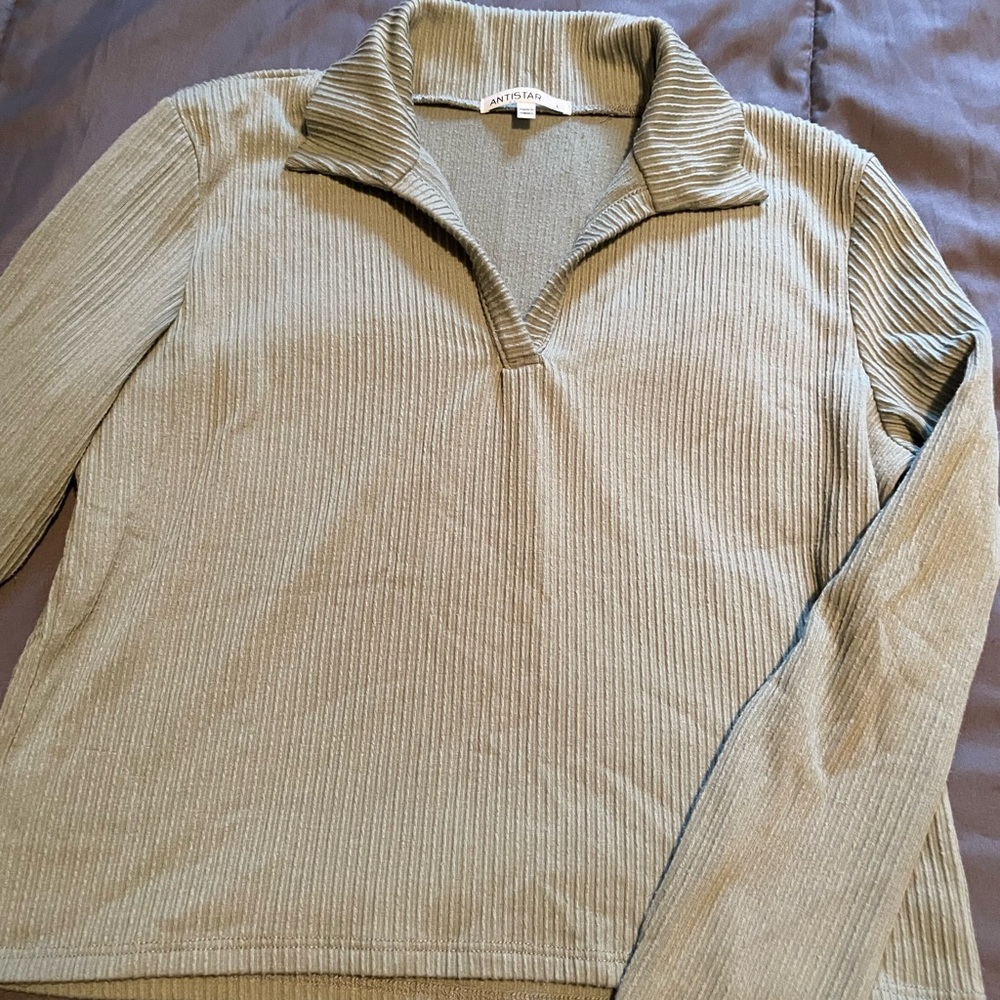 Women’s Ribbed Sweater in Sage Green